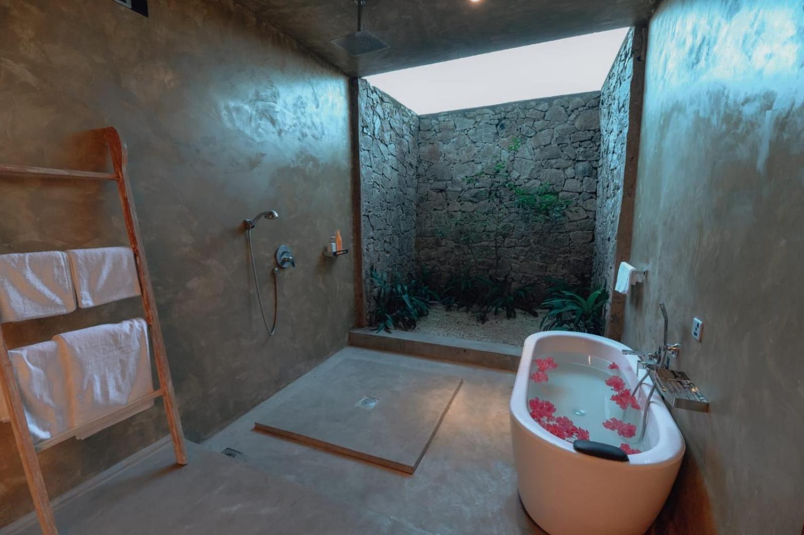 The Villa Lakeshore أنرادابورام المظهر الخارجي الصورة