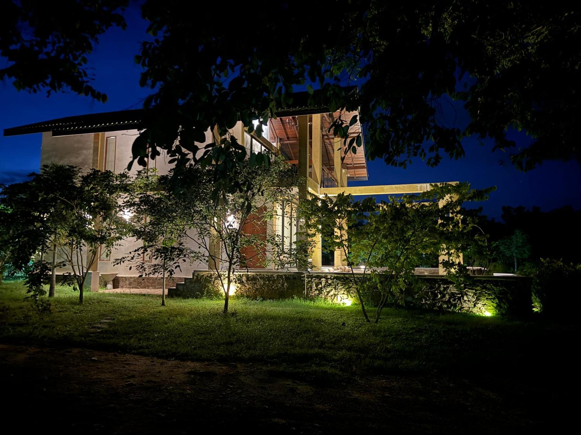 The Villa Lakeshore أنرادابورام المظهر الخارجي الصورة